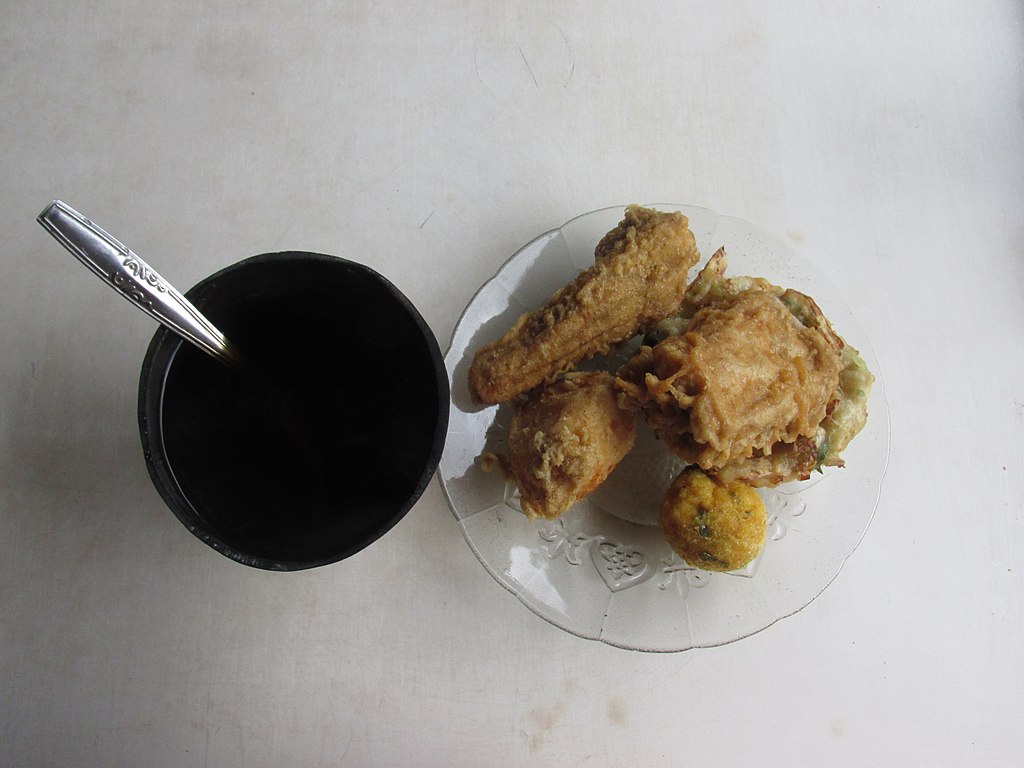 Sejarah Minuman Daun Kopi di Sumatera: Kopi Daun, Kahwa Daun, Air Daun, dan Air Kawo